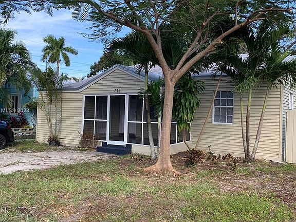 2nd image of 712 SW 8th Ave