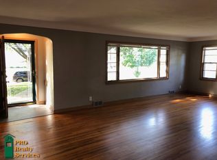 1727 Ivy Ave E, Saint Paul, MN 55106