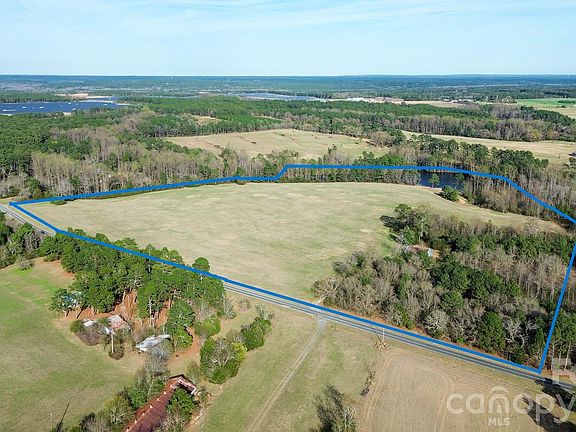 3rd image of 300 McCall Rd