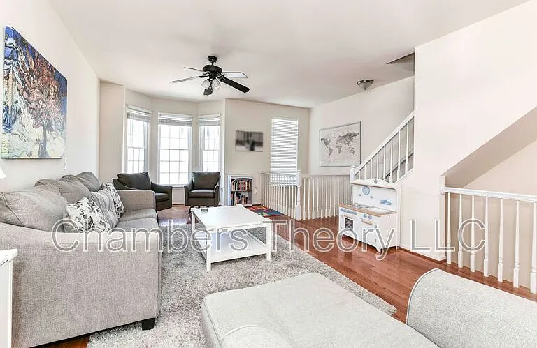 6955 Cromarty Dr — Photo 10