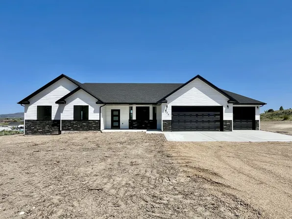 431 Country Club Plz, Spring Creek, NV 89815