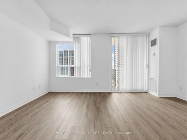 43 Eglinton Ave E #1801, Toronto, ON M4P 1A2