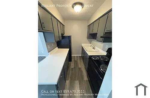 2021 Cambridge Dr Photo 1