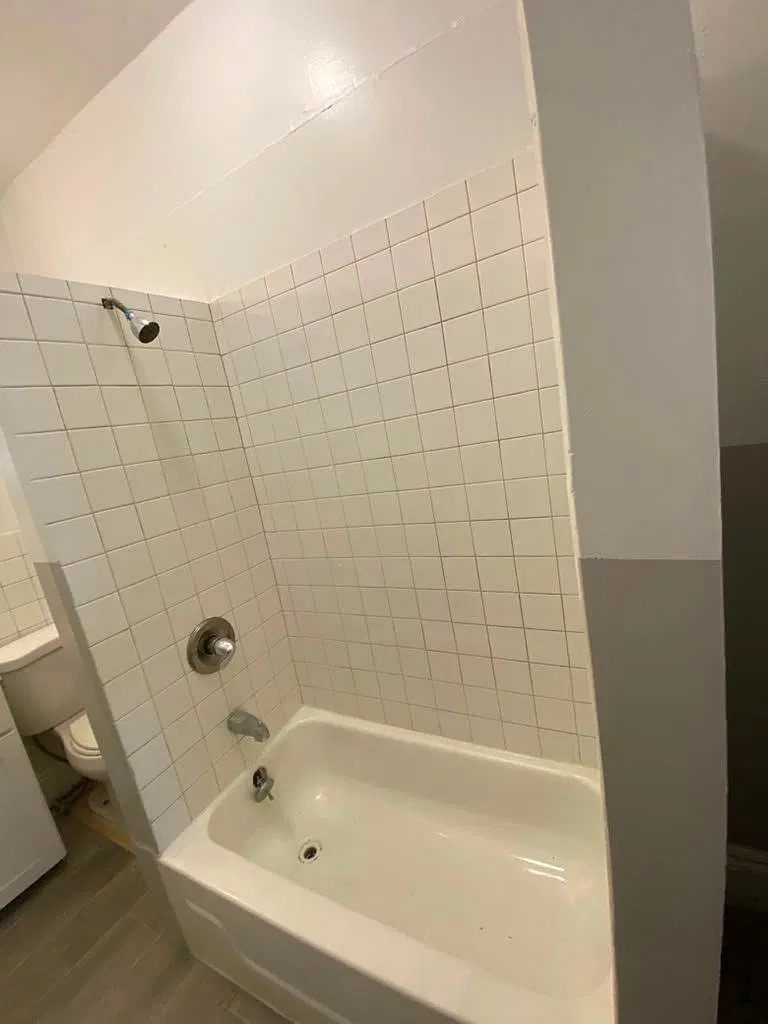 3 bed, 1.0 bath, $3,350 — Photo 4
