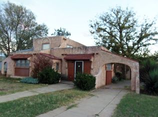 2029 N 2nd St, Tahoka, TX 79373