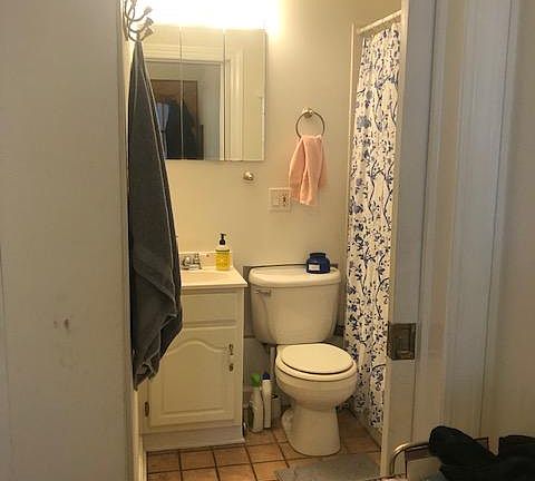 4th image of 4703 N Winchester Ave