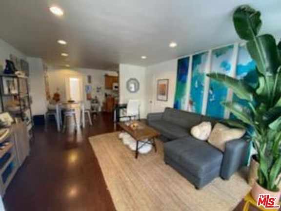 3rd image of 1014 14th St APT 3