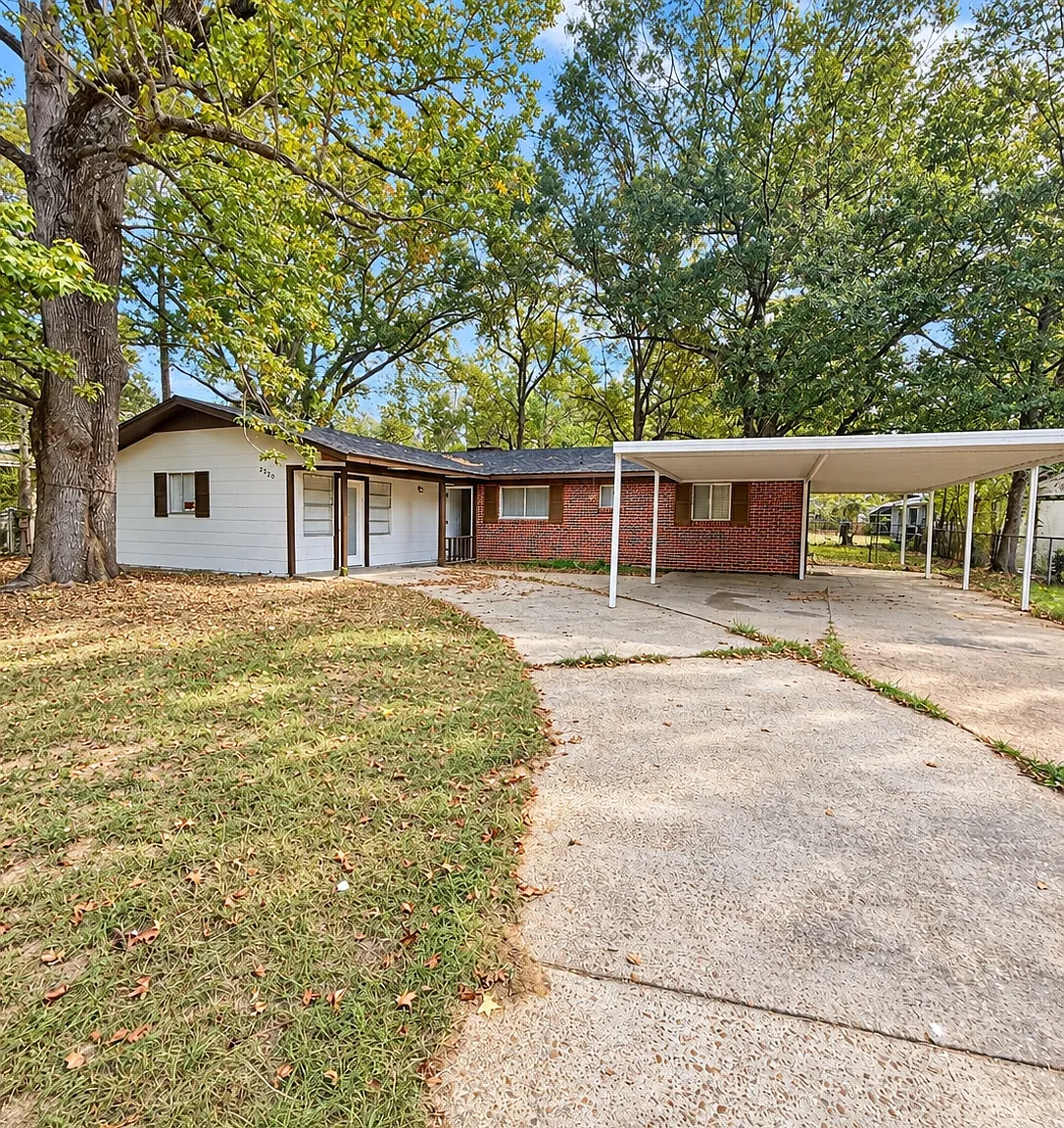 4 bed, 1.5 bath, 1762 sqft, $1,450 — Photo 1