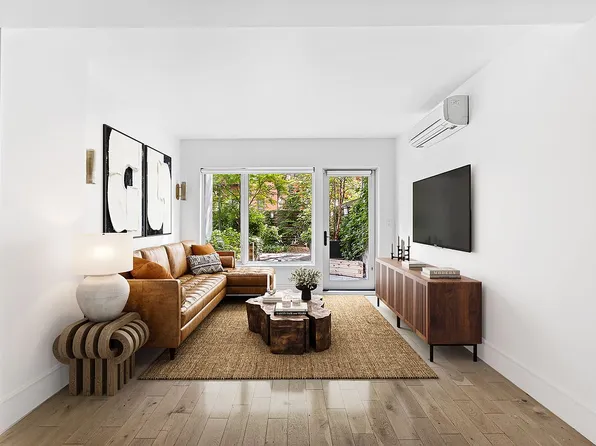 15 E 19th St, Brooklyn, NY 11226