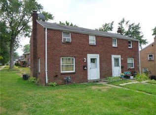 416 Hulton Rd #418, Oakmont, PA 15139