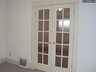 4th image of 921 W 17th St