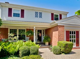 616 S Banbury Rd, Arlington Heights, IL 60005