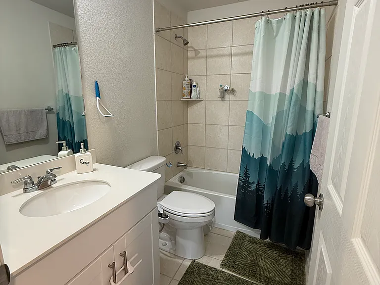 Full Bathroom