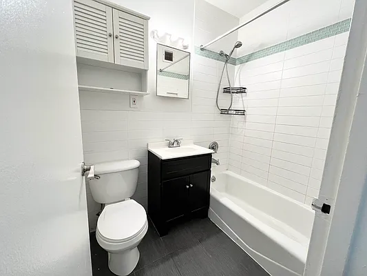 Rented by EastMount Realty LLC | media 6