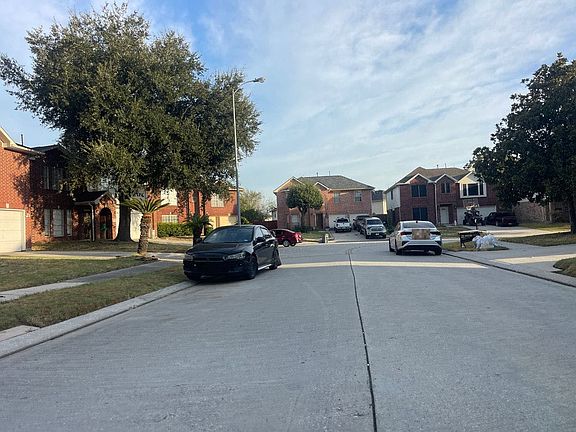 4th image of 2530 Toms Brook Dr
