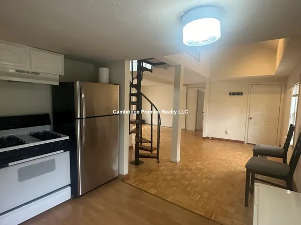 27 Liberty St #2, Waltham, MA 02452