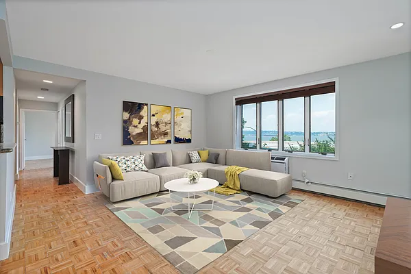 Sold by Daniel Gale Sotheby's International Realty | media 31