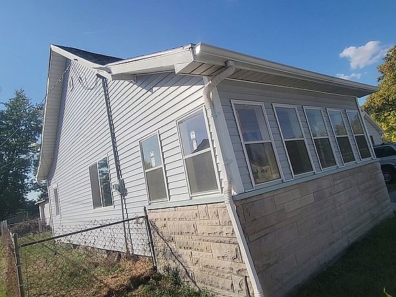 2nd image of 1311 S Blaine St