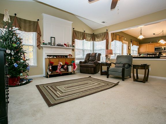 3rd image of 544 Keeneland Ave
