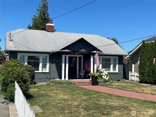2135 Roosevelt Avenue, Enumclaw, WA 98022