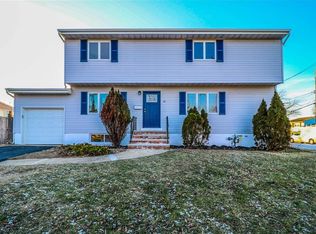 15 Fleetwood Dr, Hazlet, NJ 07730