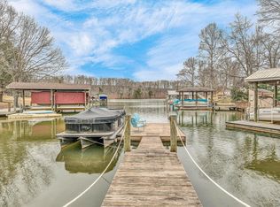 2300 Buccaneer Rd, Goodview, VA 24095