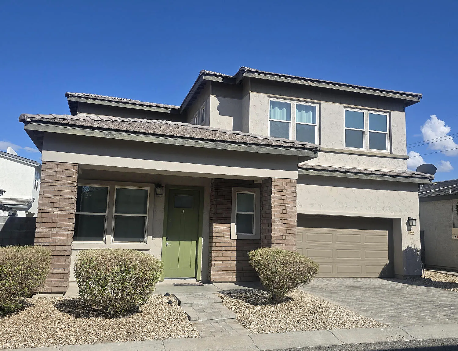 3 bed, 2.5 bath, 1789 sqft, $2,000 — Photo 1