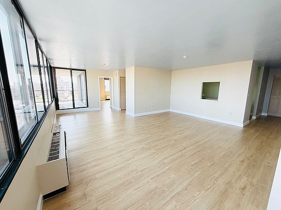 4th image of 77 Adams St Unit 610