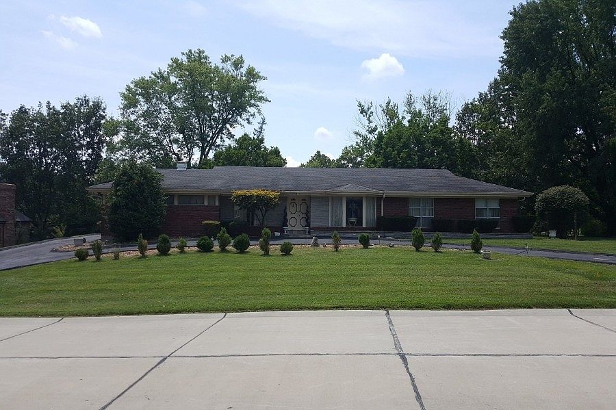 1st image of 11724 Lakeshore Dr
