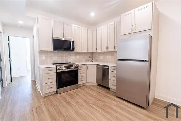 3140 W Diamond St #2 — Photo 1