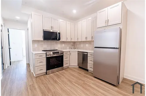 3140 W Diamond St Photo 1