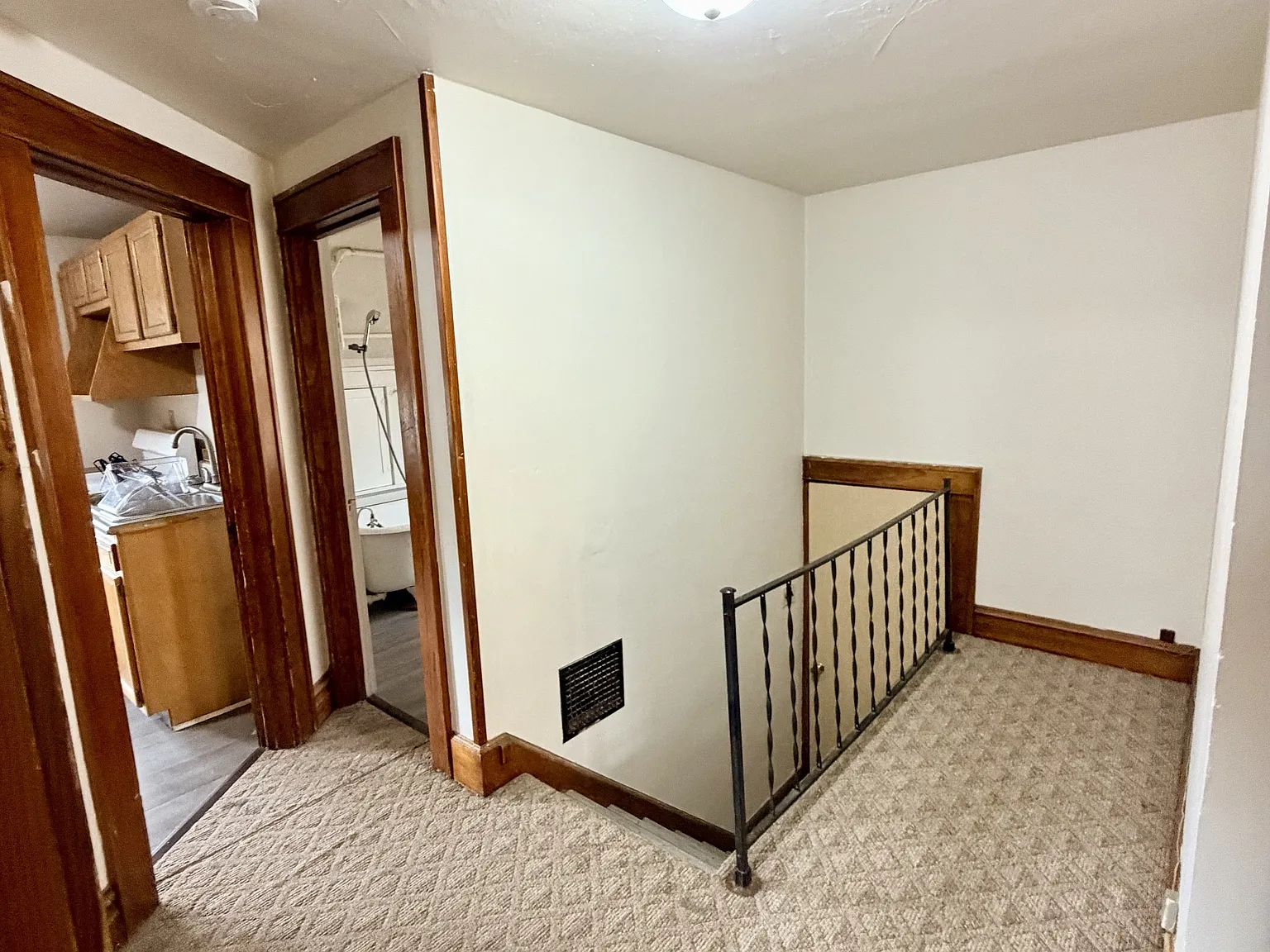 1251 Walnut St - A- Up... — Photo 4