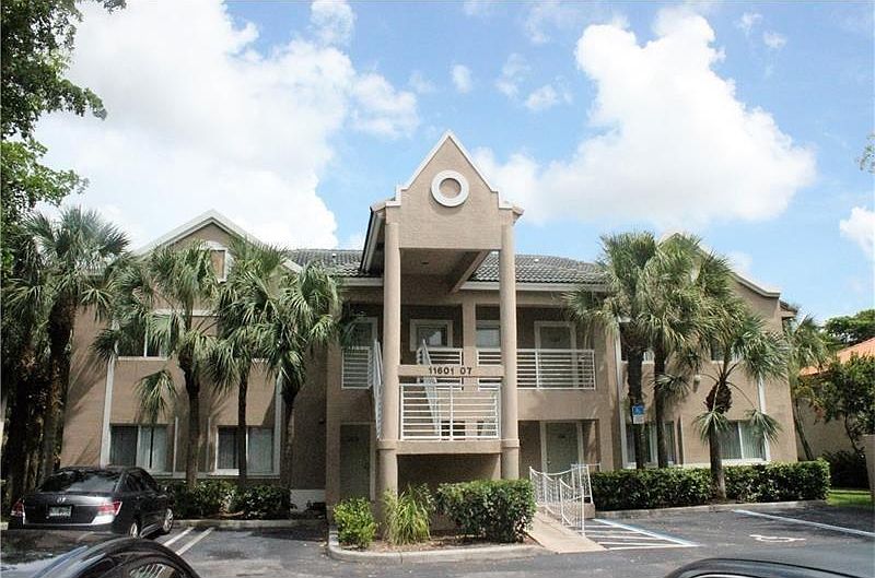 1st image of 11607 Royal Palm Blvd