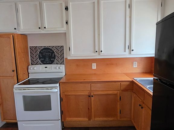 3rd image of 3700 Pasadena St APT 2