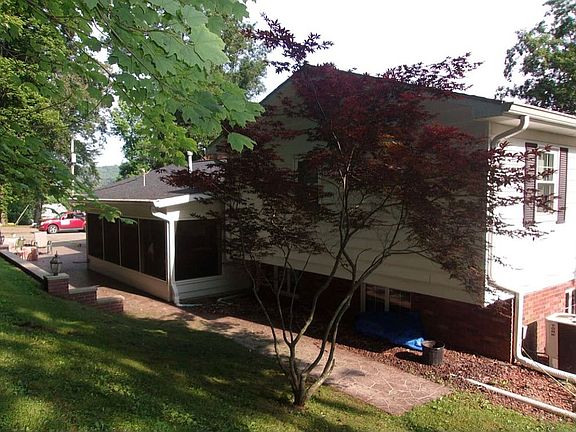 2nd image of 51 S Ballard Ln