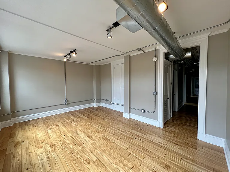 94 S Main St #404 — Photo 3
