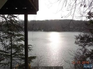 144 Pine Tree Rd, Bloomingdale, NJ 07403