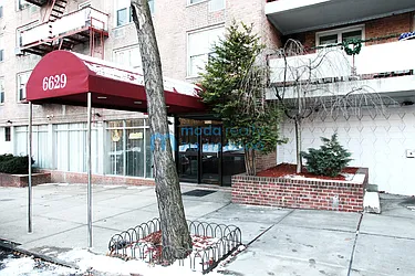 Rented by Moda Realty