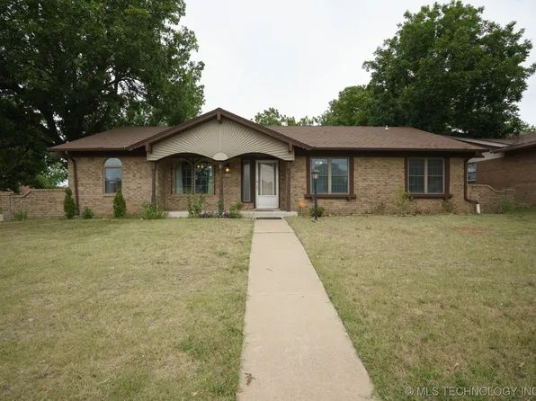 11003 E 27th St, Tulsa, OK 74129