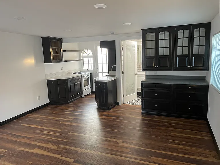 407 Naranja Dr #D — Photo 4