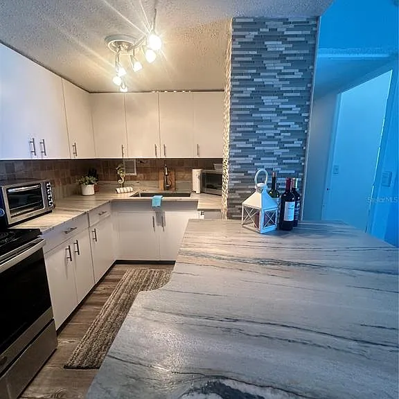 880 Mandalay Ave #309 — Photo 18