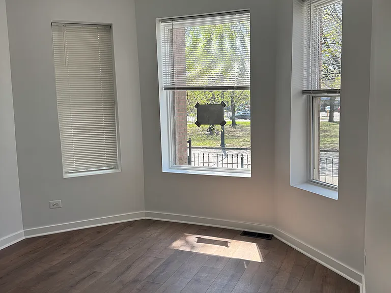 1540 W Garfield Blvd #1 — Photo 1