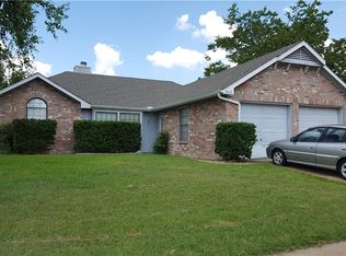 4802 Hollow Tree Dr, Arlington, TX 76018