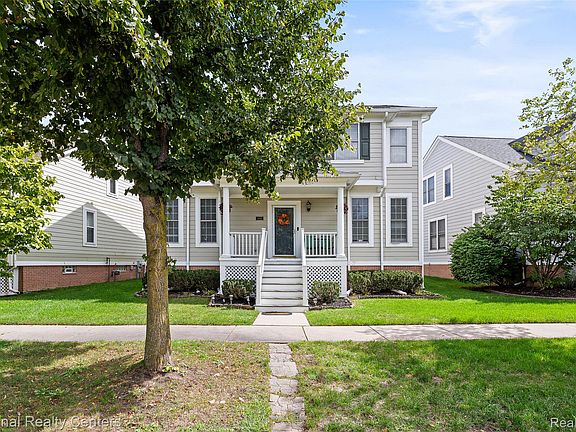 3rd image of 43145 Emerson Way