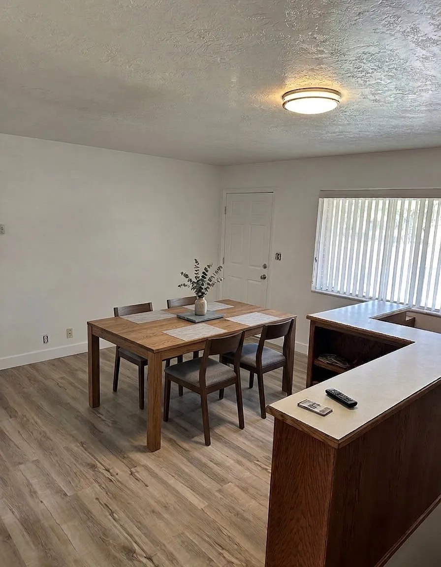 4 bed, 2000 sqft, $2,700 — Photo 1