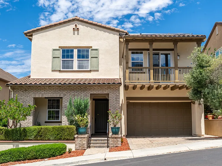 3881 Highpointe Ct — Photo 1