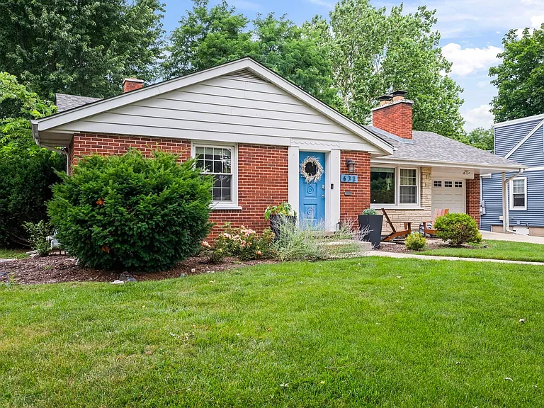 632 N Hickory Ave — Photo 3