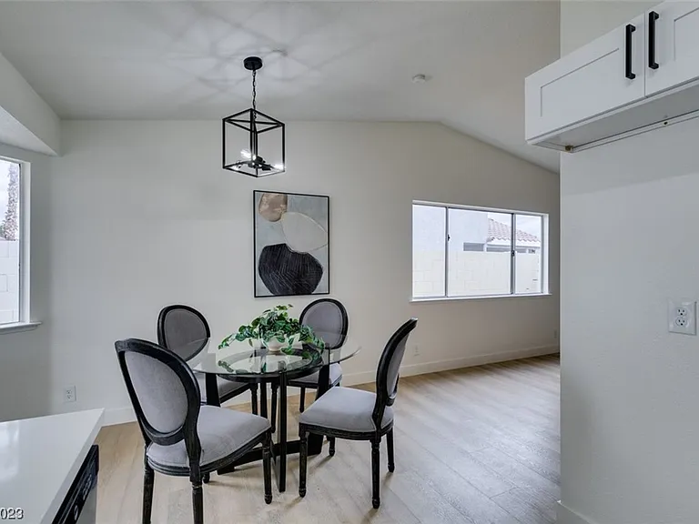 598 Jackson Dr — Photo 10