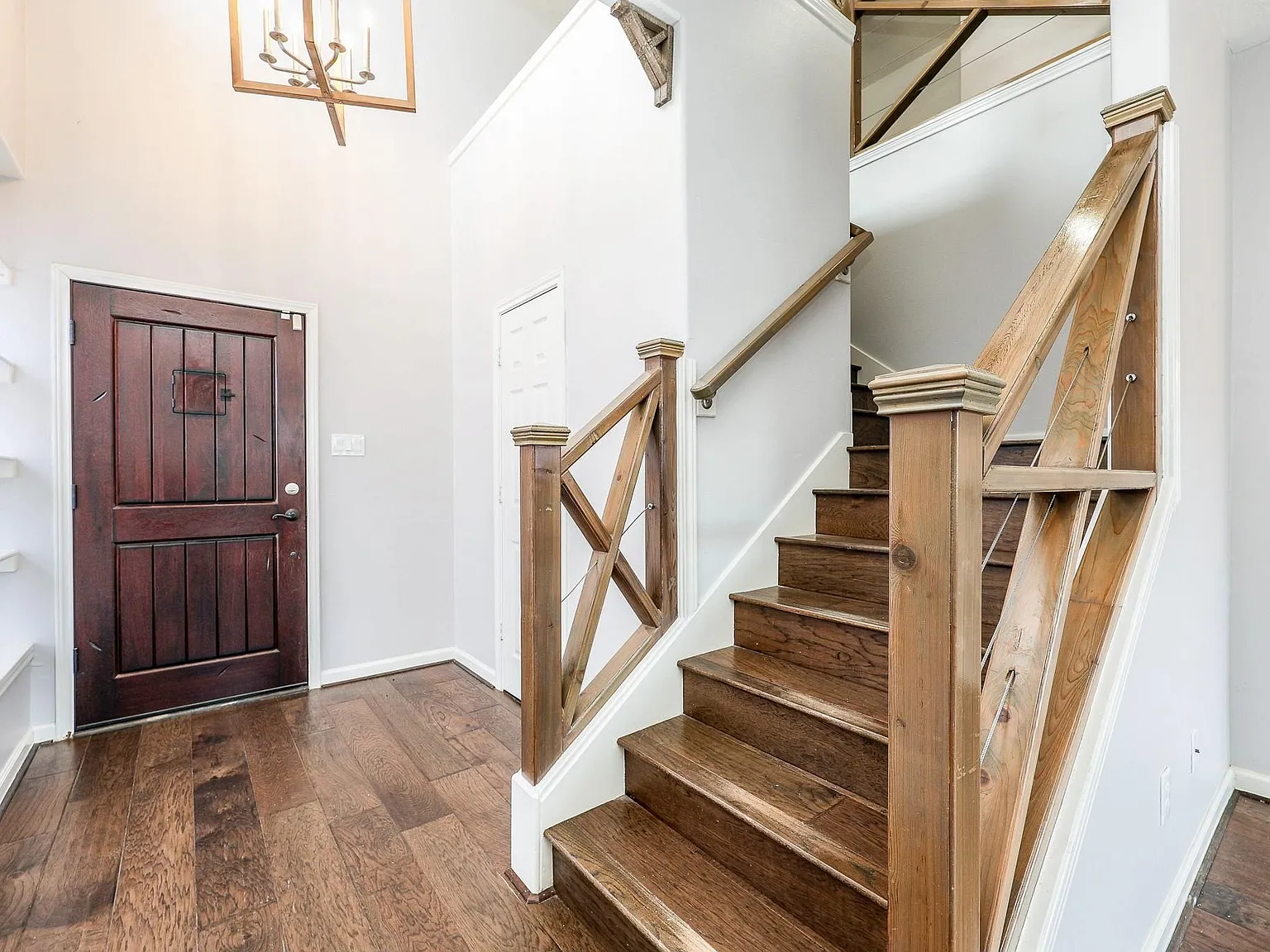 3 bed, 2.5 bath, 1609 sqft, $1,900 — Photo 3