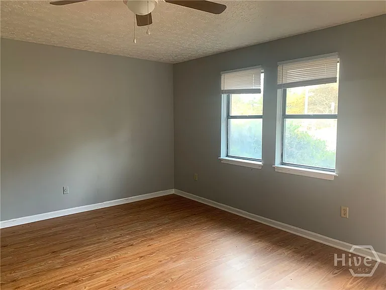 397 Fowler Dr — Photo 4